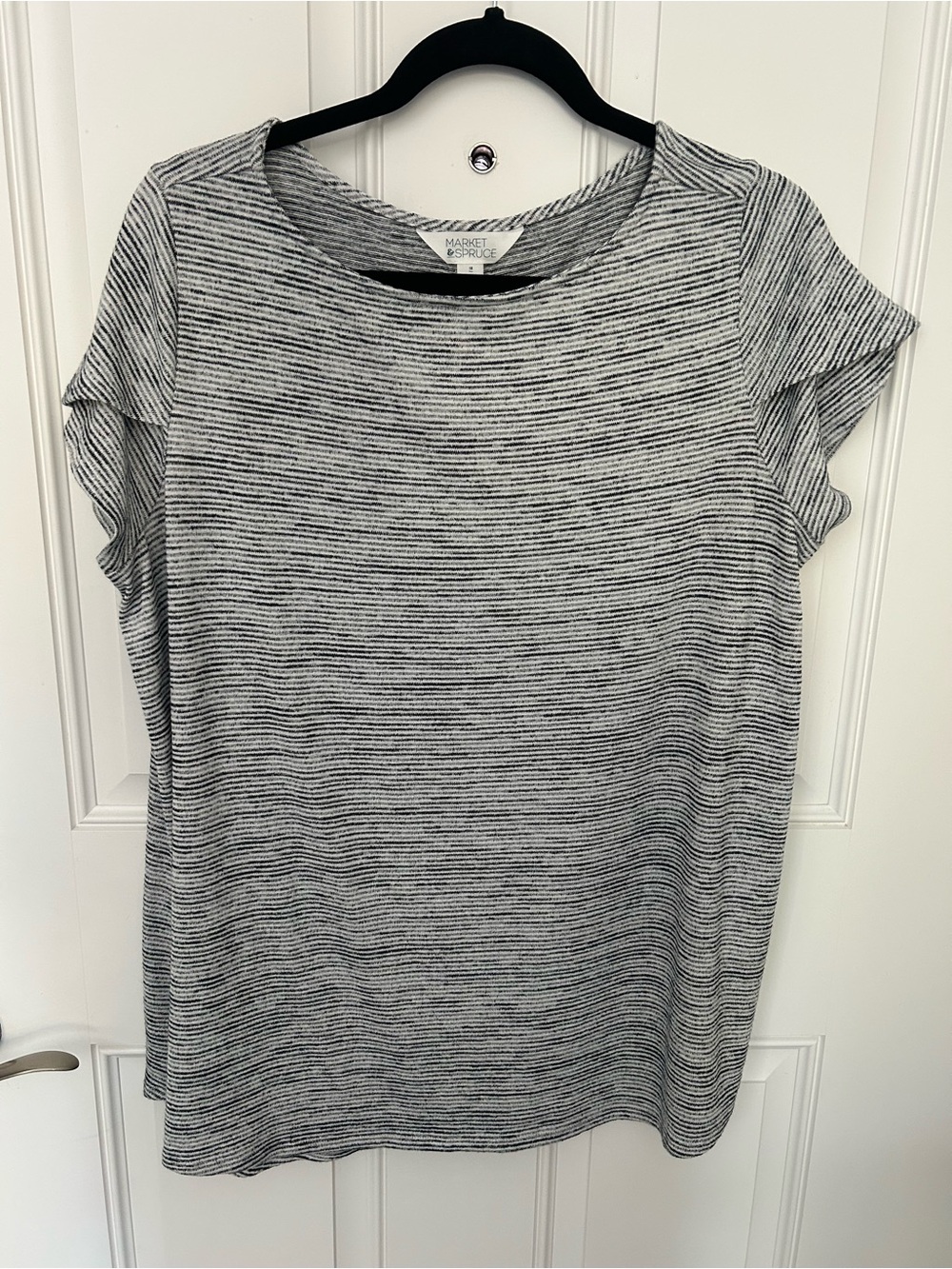 Market & Spruce Gray & White Striped Short Sleeve Top